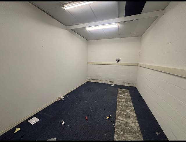 276M² WAREHOUSE TO LET IN SOMERSET WEST MALL TRIANGLE